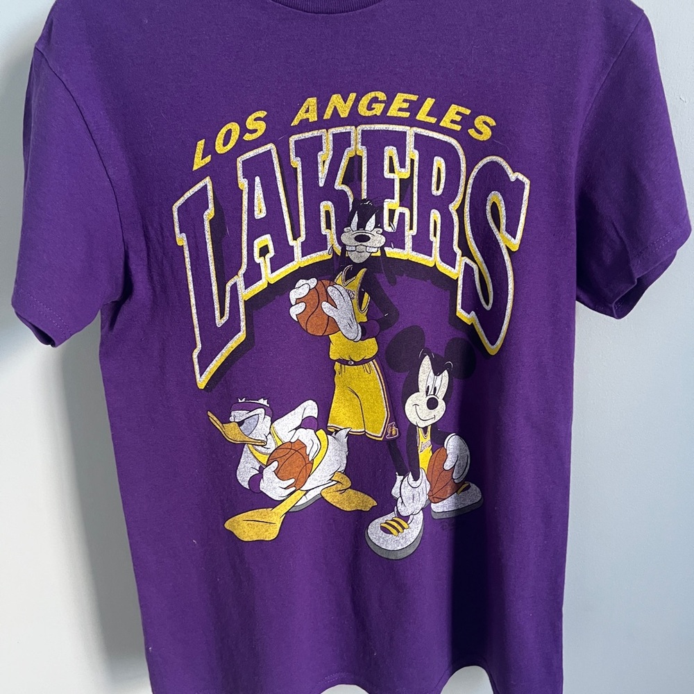 DISNEY x JUNK FOOD Los Angeles Lakers shirt size medium